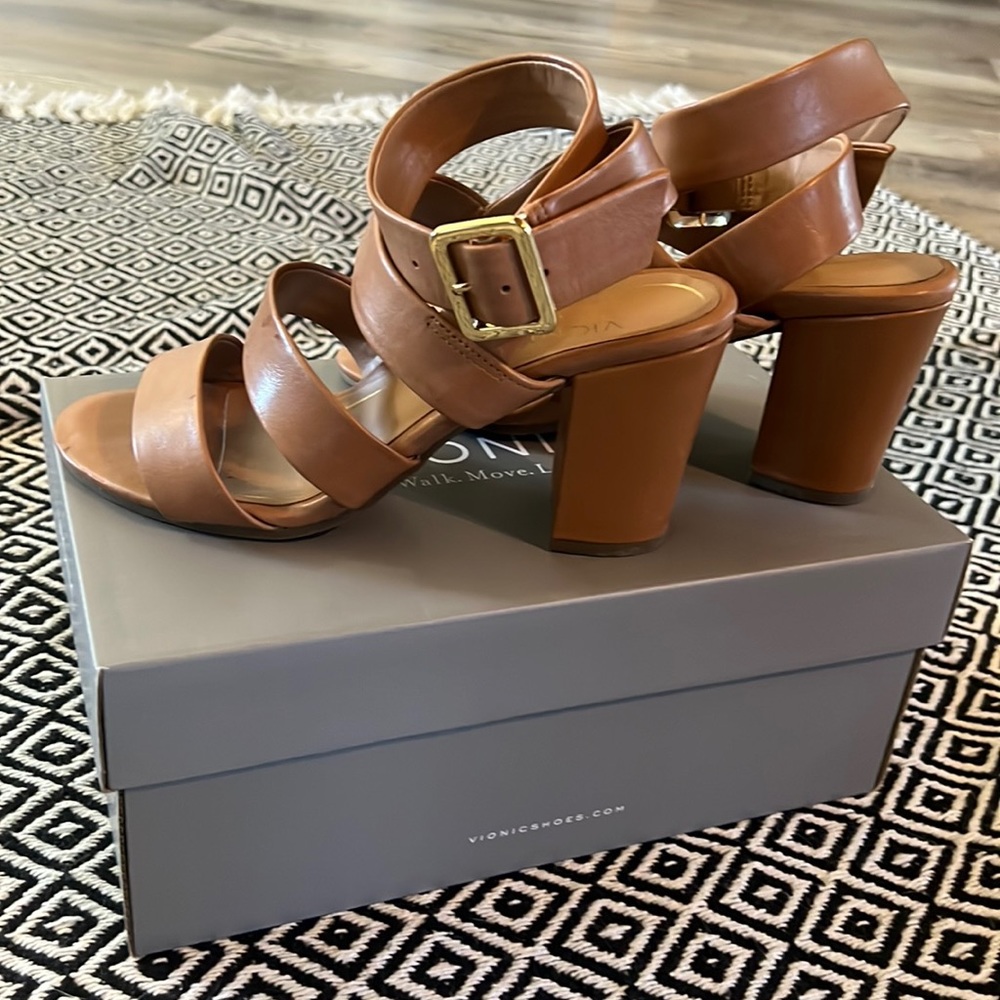 Vionic wrap around heels